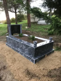 Siyah Mermer Mezar Taşı Siyah Mermer Mezar Taşı